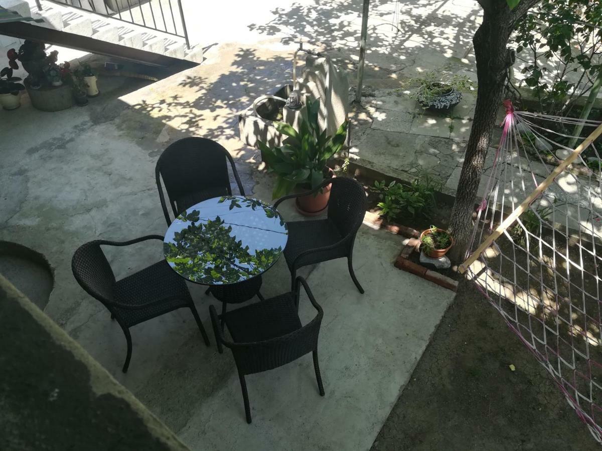 Tbilisi Guesthouse Nini Kültér fotó